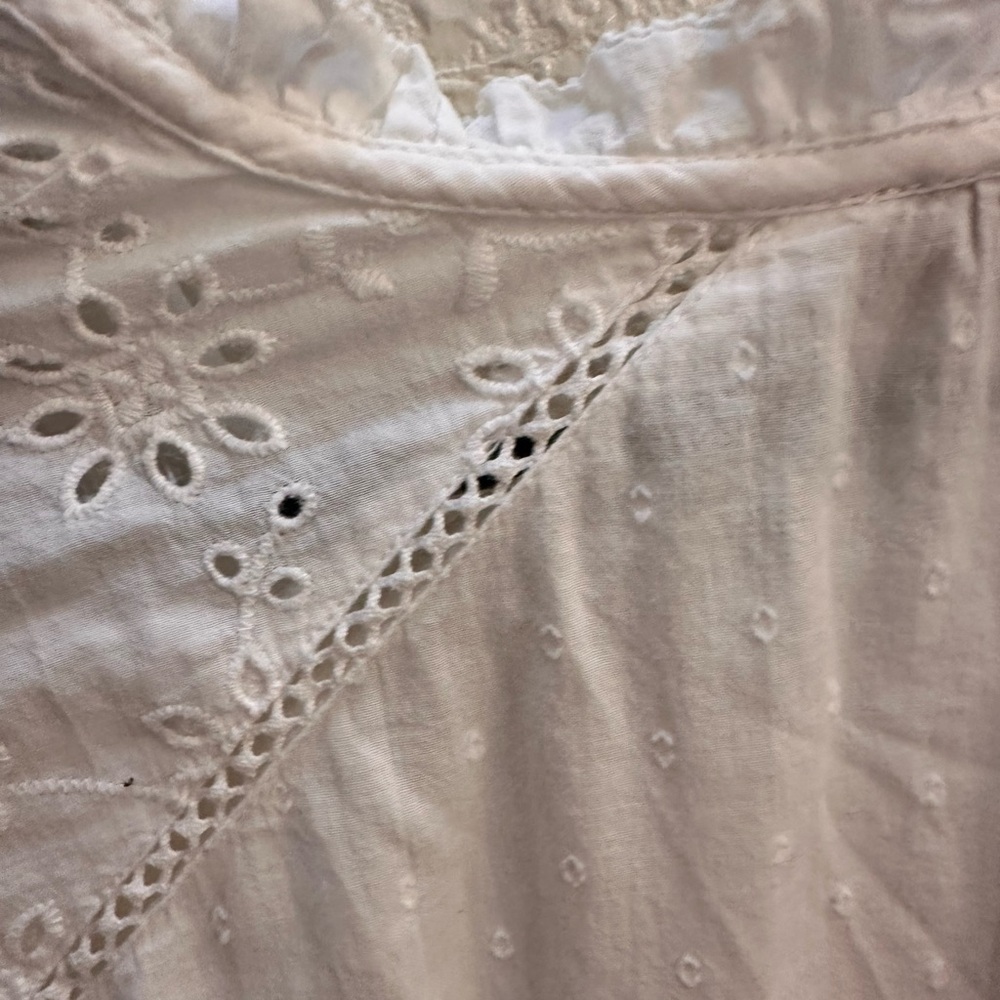 LOFT Women's White Eyelet Top. Petite Medium. - Picture 13 of 14
